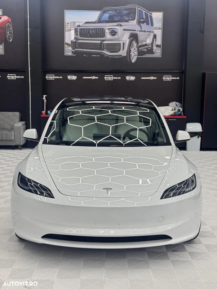 Tesla Model 3 RWD - 1
