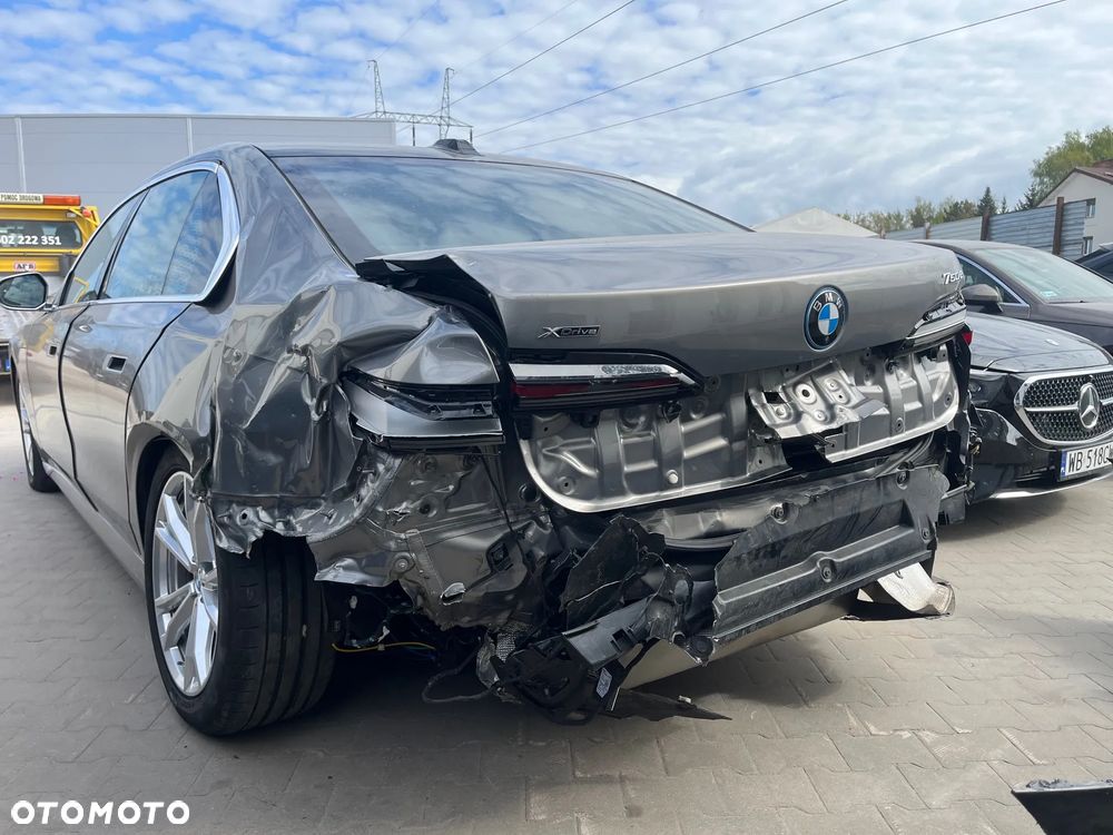 BMW Seria 7 750e xDrive - 4