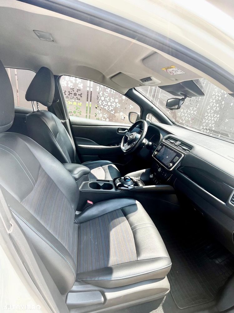 Nissan LEAF 62 kWh e+ N-Connecta - 12