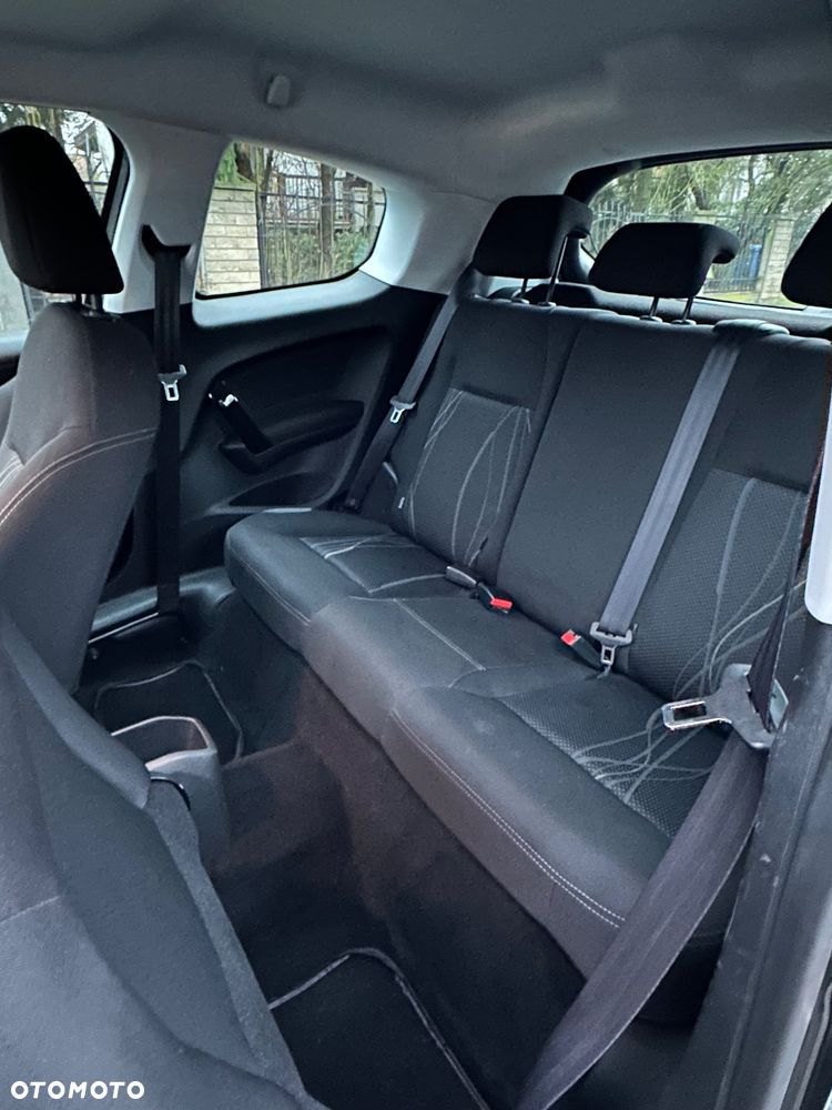 Peugeot 208 - 6