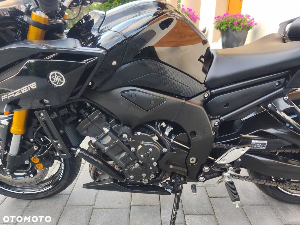 Yamaha FZ8 - 17