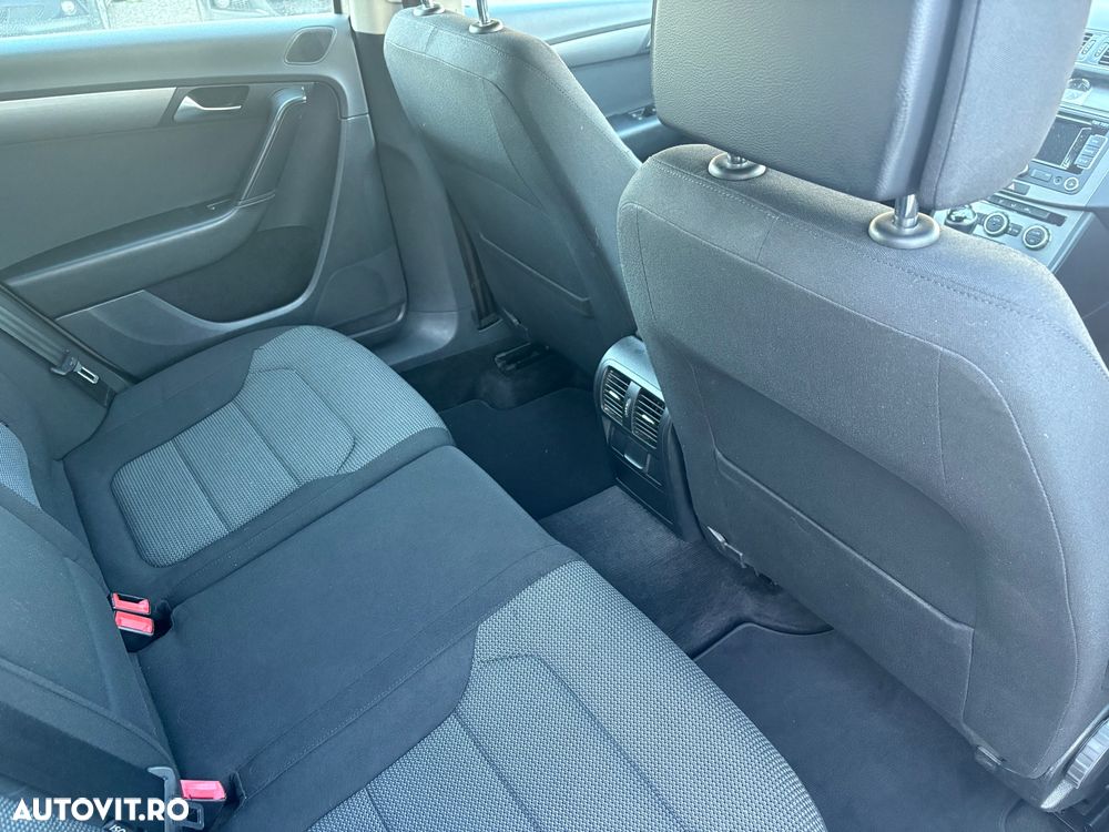 Volkswagen Passat Variant 1.6 TDI BlueMotion Technology Highline - 8