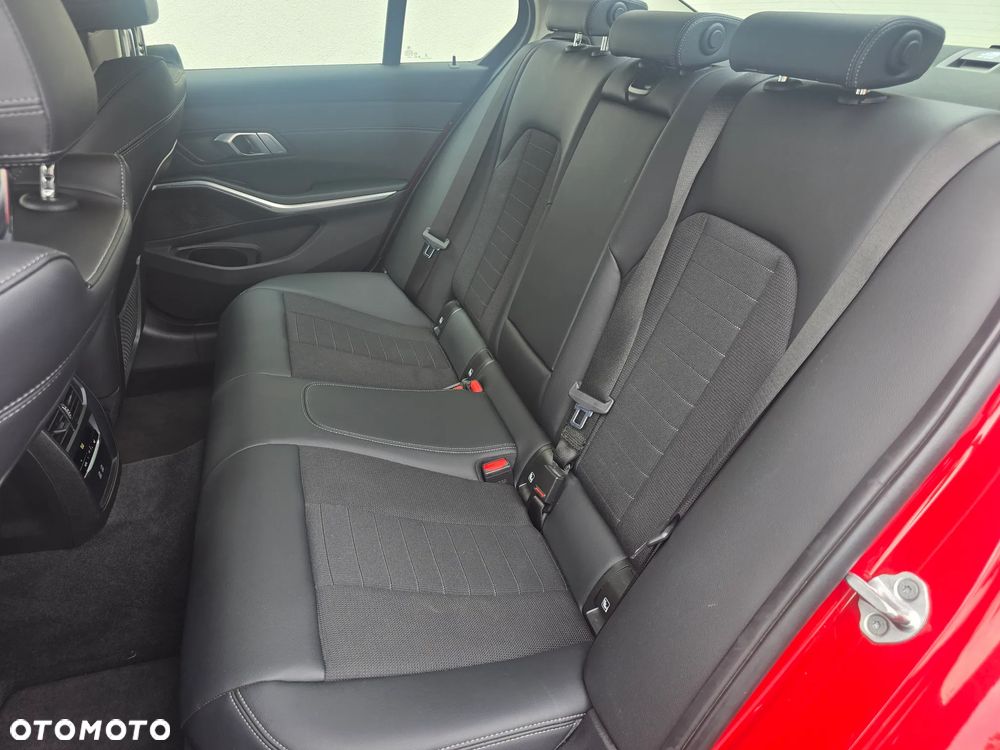 BMW Seria 3 318i - 12