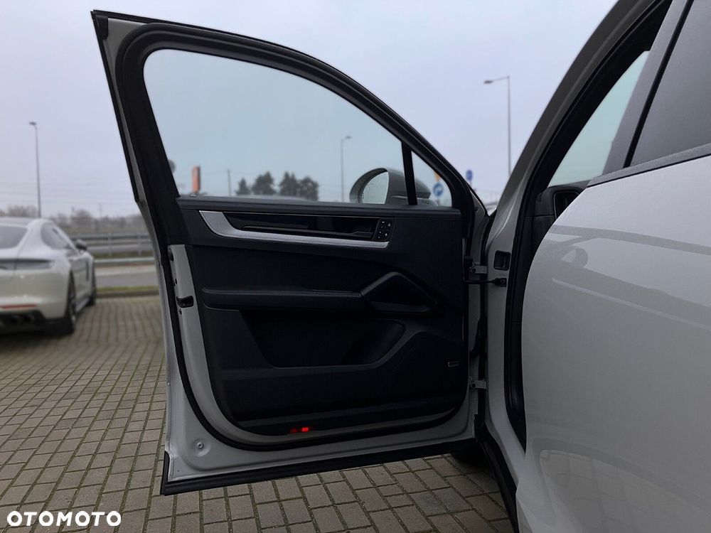 Porsche Cayenne - 15