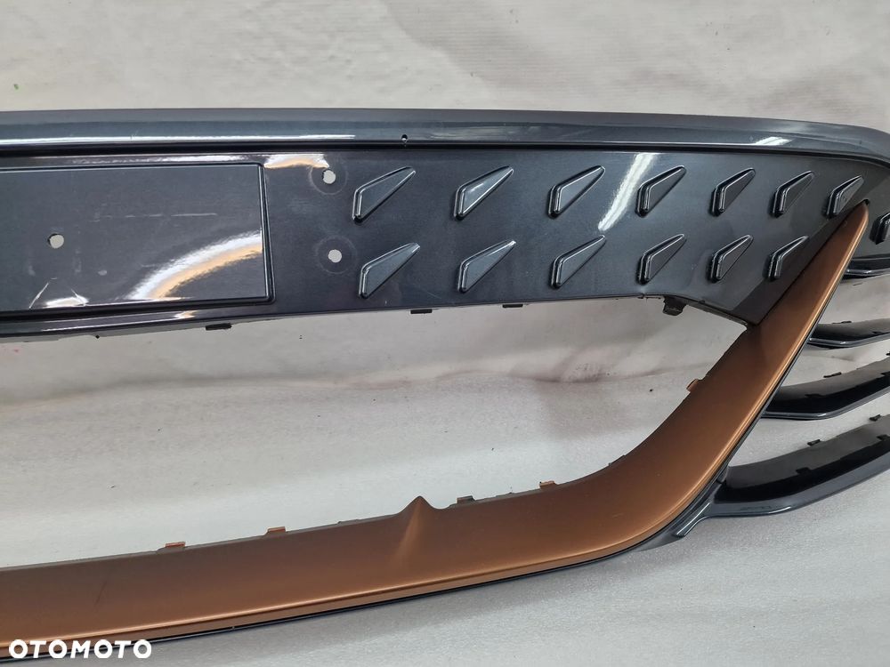 SEAT CUPRA BORN 21- 10E KRATKA ŚRODKOWA / ATRAPA / GRILL ZDERZAKA PRZEDNIEGO PRZÓD , NR 10E805903C , NR AUKCJI GL715 - 7