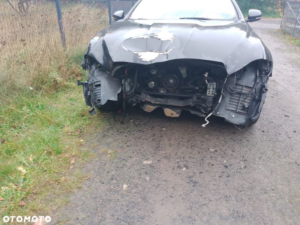 Jaguar XJ 3.0 T AWD R-Sport - 3