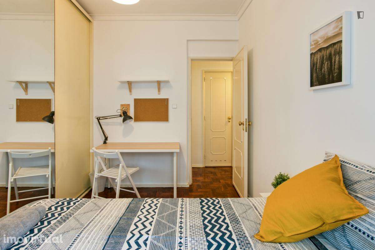 Quarto - localizado em Benfica Lisbon - Grande imagem: 3/56