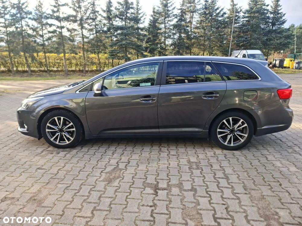 Toyota Avensis 2.2 D-CAT Premium - 8