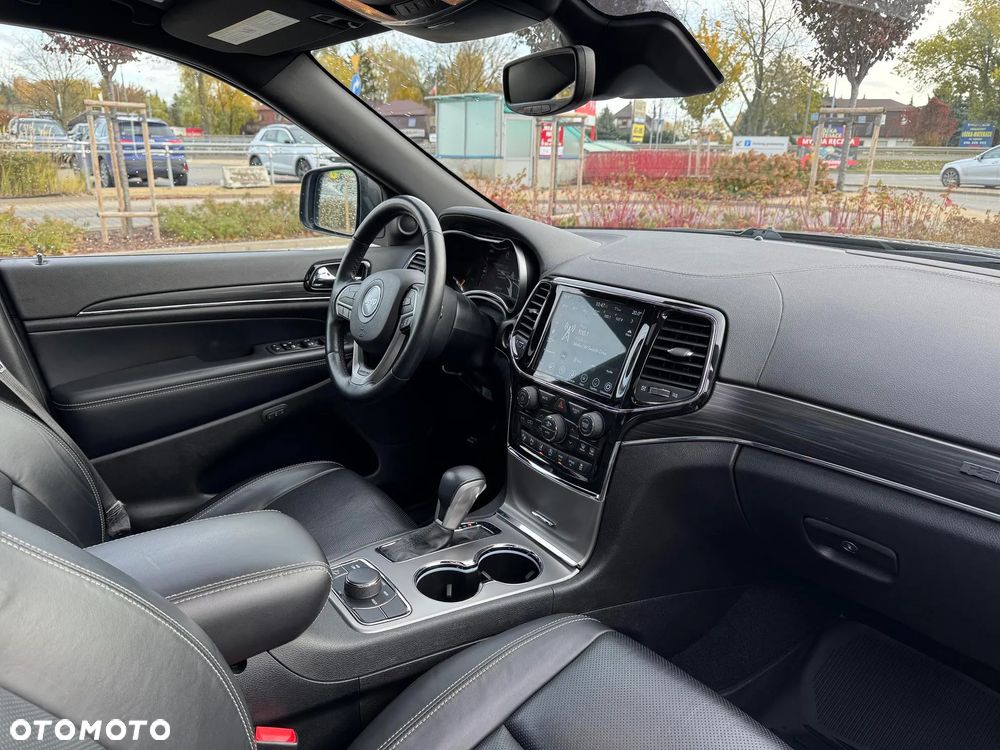 Jeep Grand Cherokee - 13