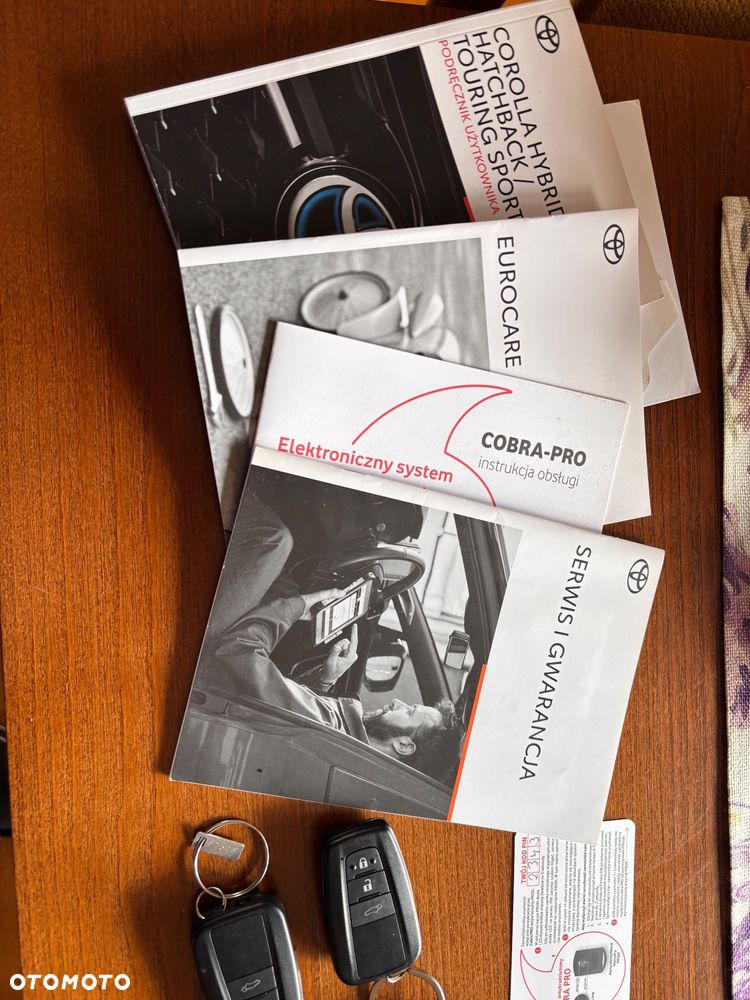 Toyota Corolla 2.0 Hybrid Executive - 14