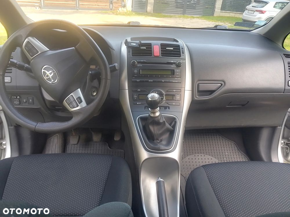 Toyota Auris 1.6 Premium - 10