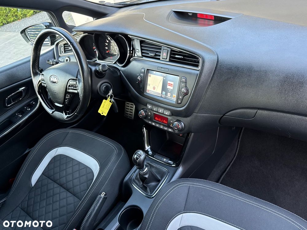 Kia Ceed 1.6 CRDi 136 ISG GT Line - 14