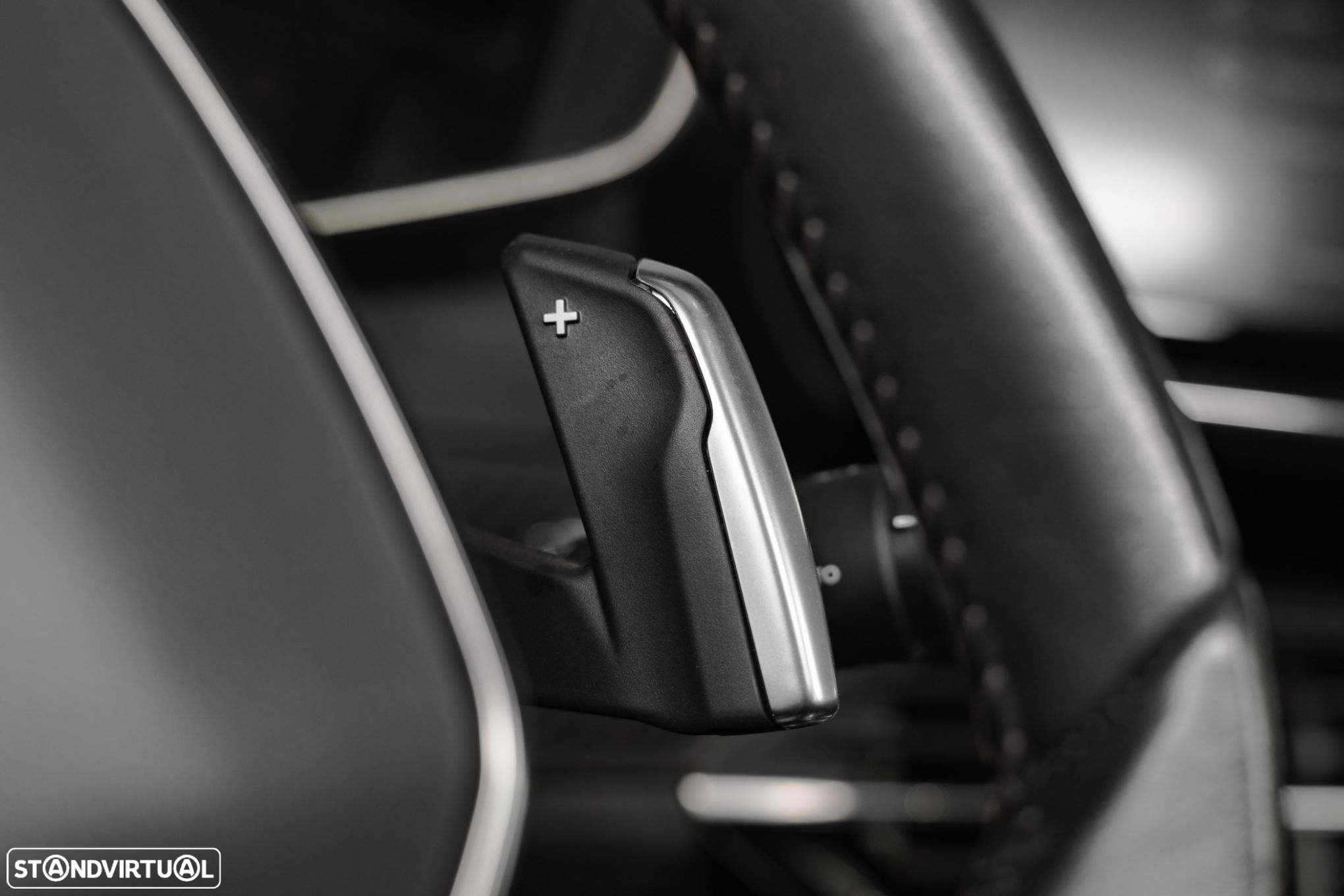 Peugeot 2008 1.2 PureTech Allure EAT8 - 19
