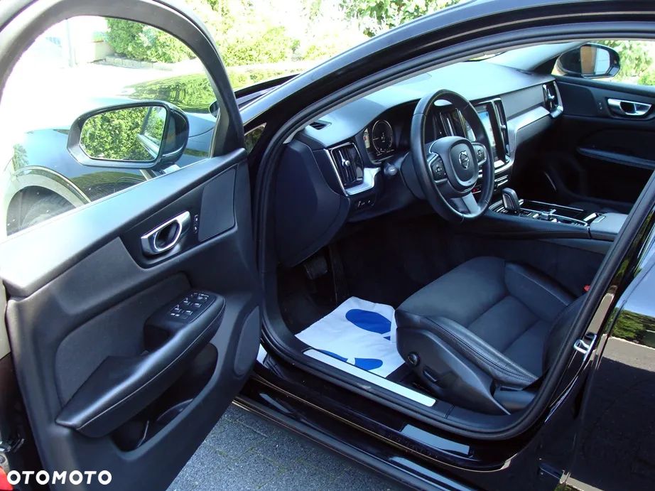 Volvo V60 T6 AWD Recharge Plus Dark - 18