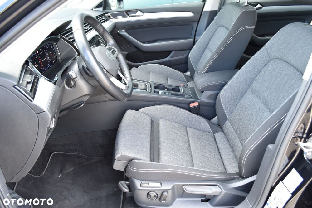Volkswagen Passat - 29