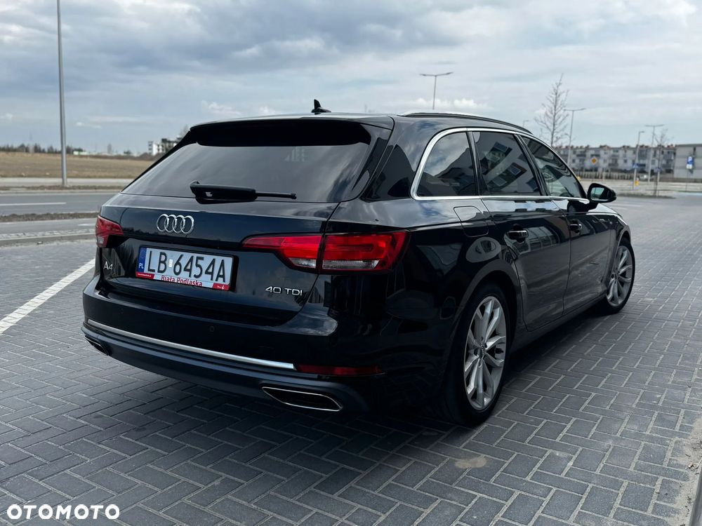 Audi A4 Avant 40 TDI S tronic S line - 32