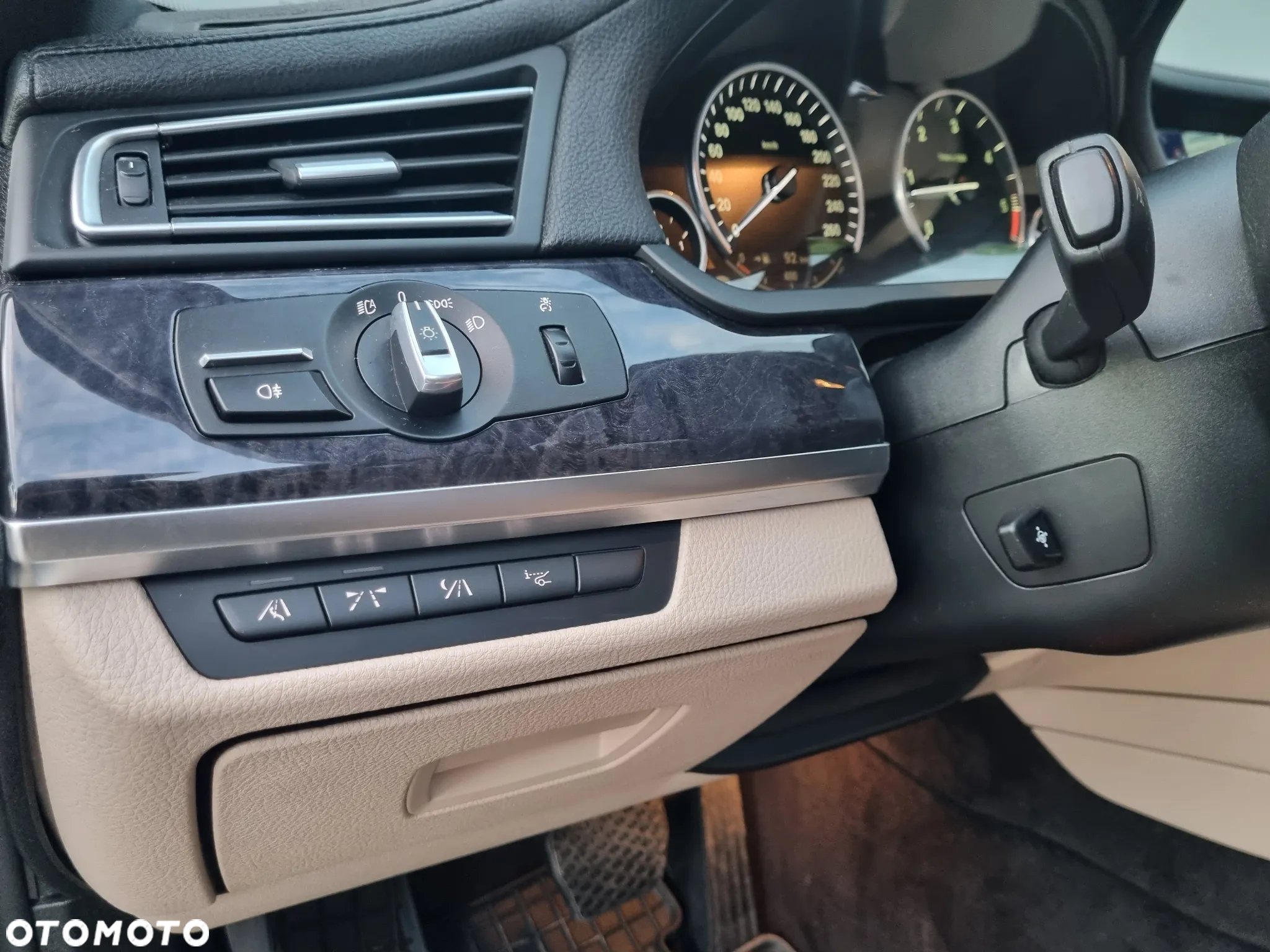 BMW Seria 7 740d - 12