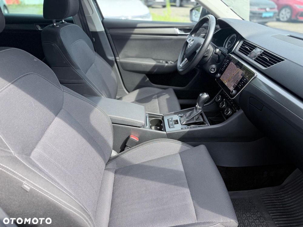 Skoda Superb 2.0 TDI SCR Style DSG - 23