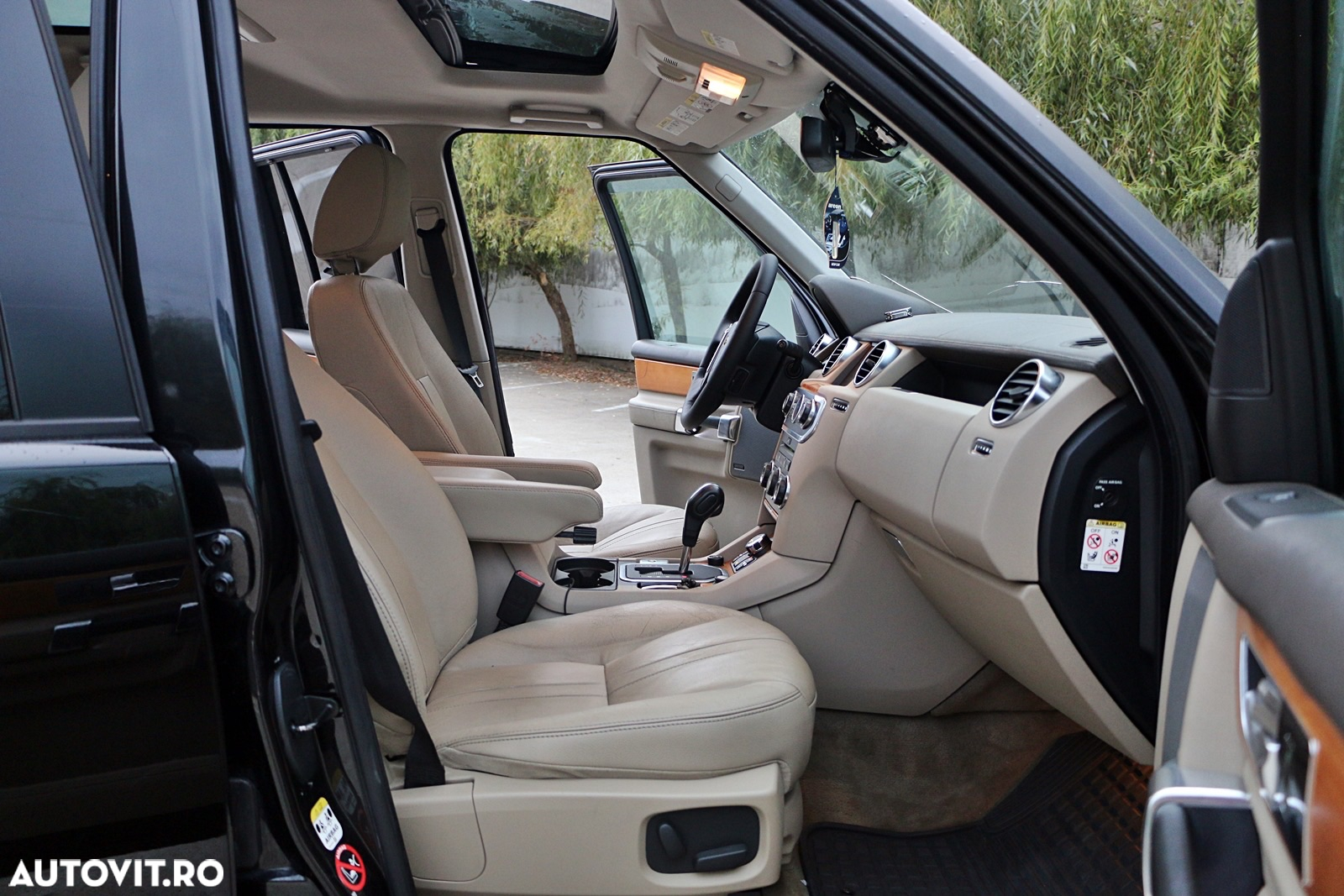 Land Rover Discovery 3.0 TD HSE Aut. - 17