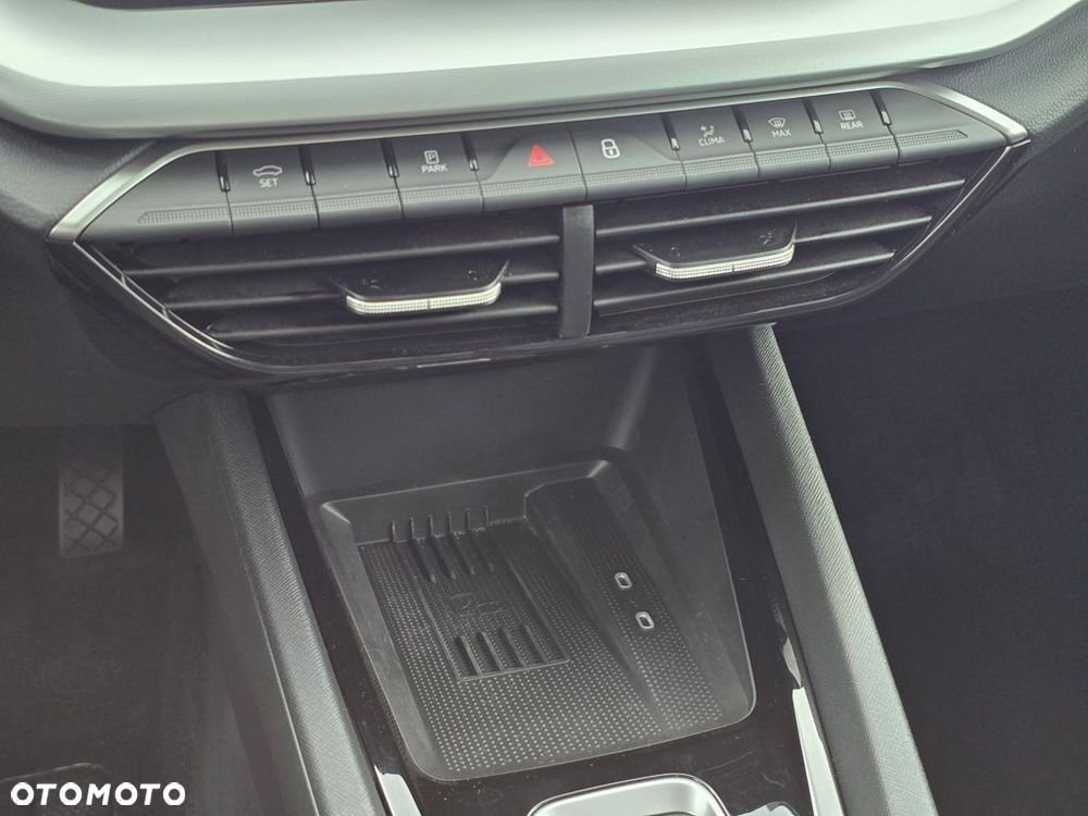 Skoda Octavia 1.5 TSI mHEV Selection DSG - 32