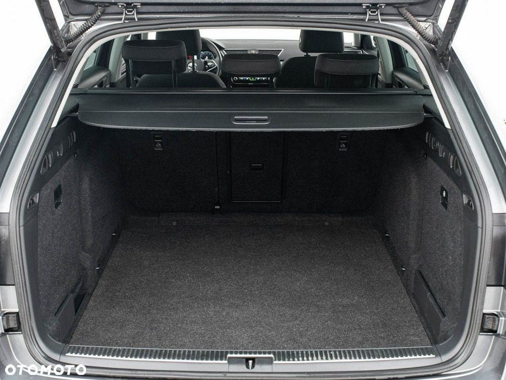 Skoda Superb 2.0 TDI SCR Style DSG - 27