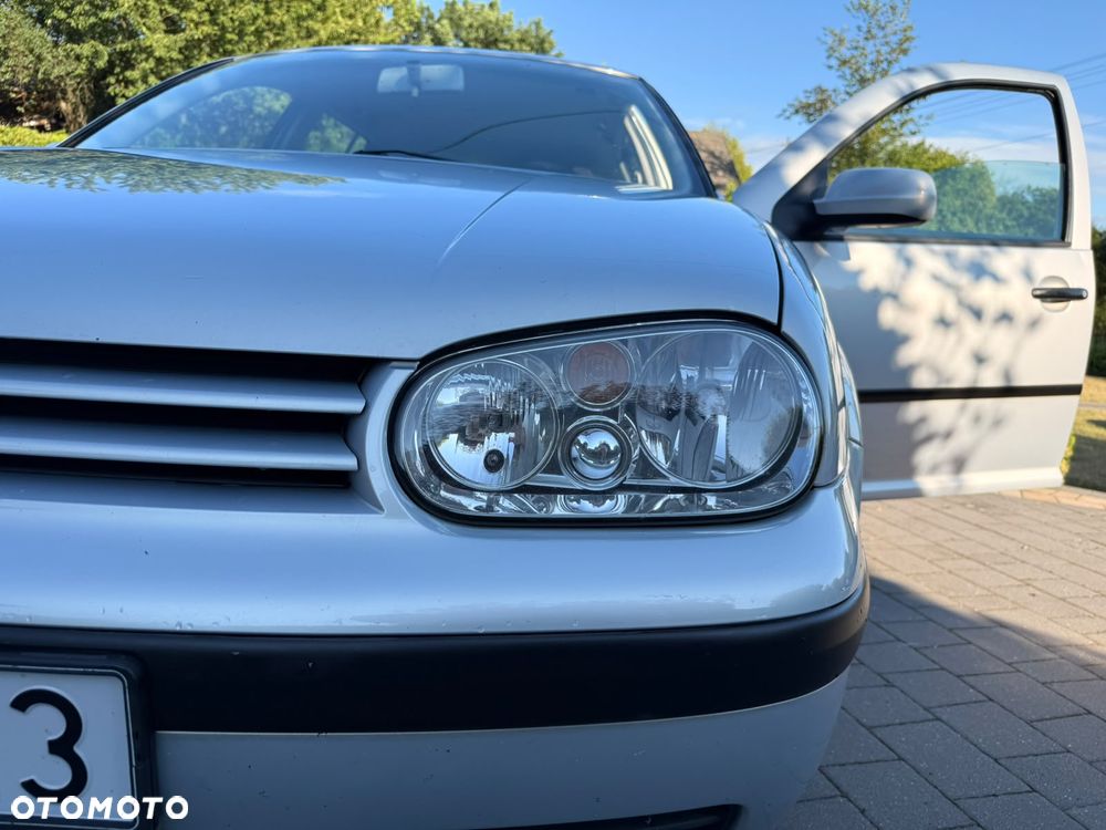 Volkswagen Golf 1.6 - 12