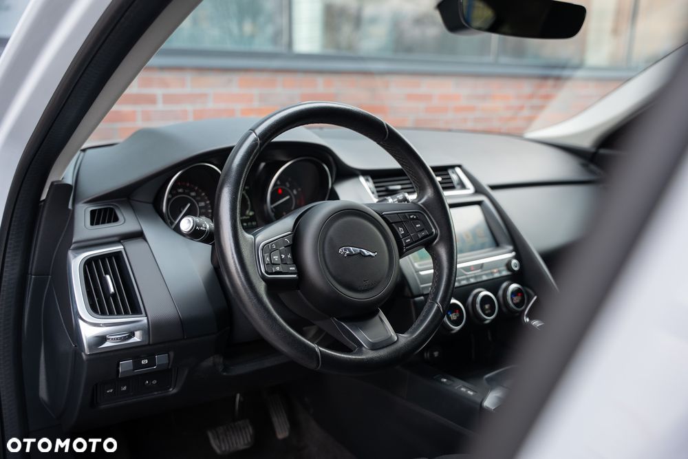 Jaguar E-Pace - 23