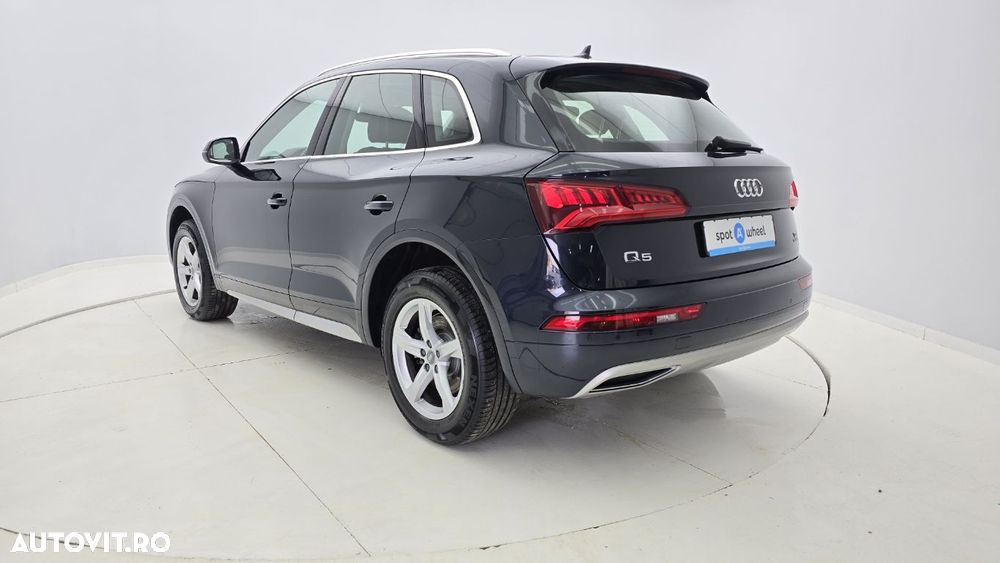 Audi Q5 2.0 40 TDI quattro S tronic Basic - 8