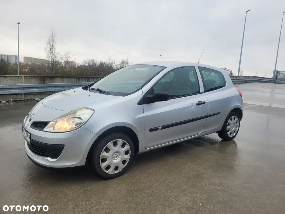 Renault Clio 1.2 16V Authentique - 2