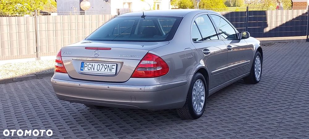 Mercedes-Benz Klasa E - 32