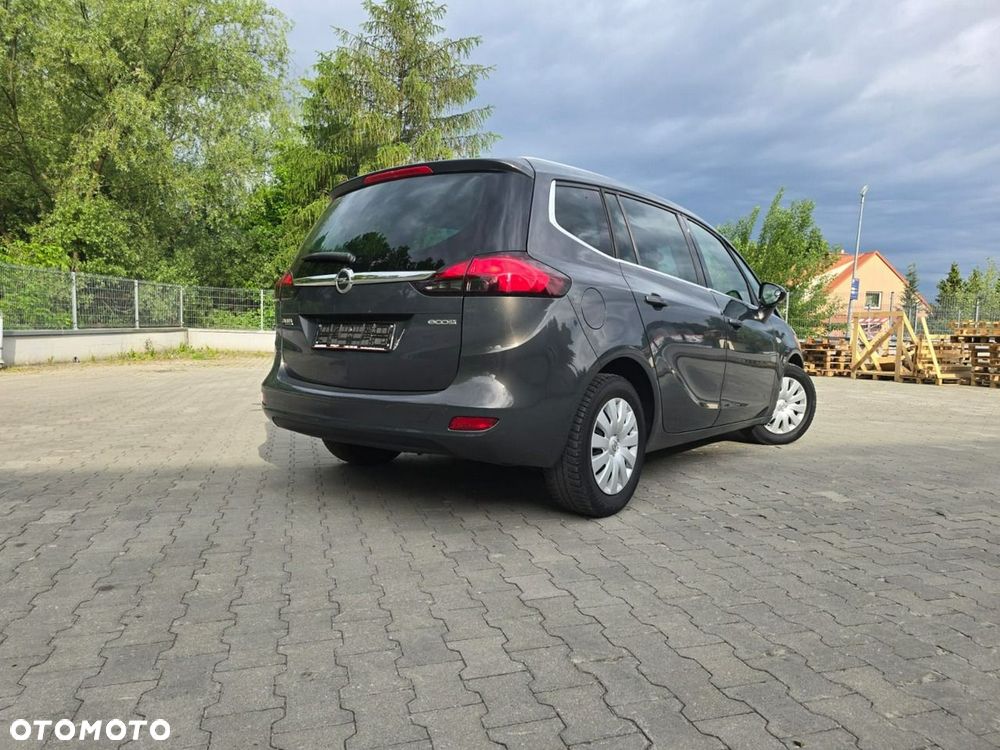 Opel Zafira - 1