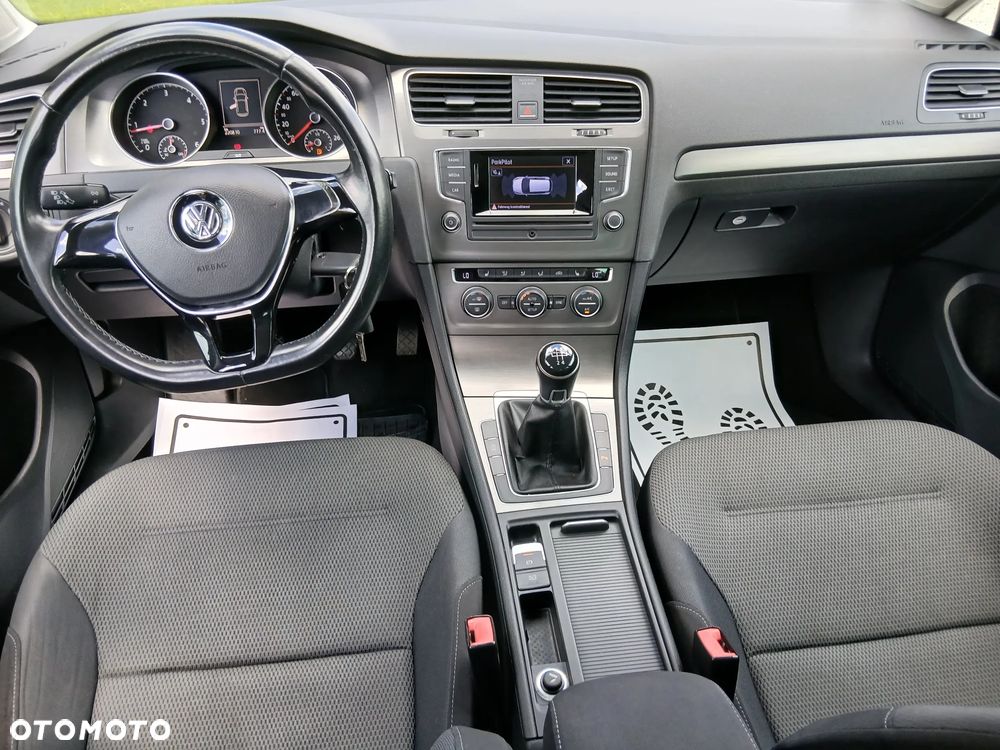 Volkswagen Golf 1.6 TDI BlueMotion Technology Comfortline - 12
