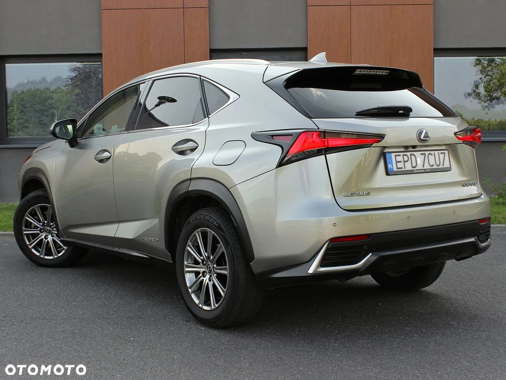 Lexus NX 300h Elite 2WD - 16