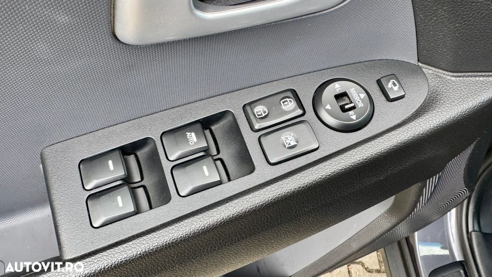 Kia Sportage 2.0 CRDI 2WD Spirit - 13