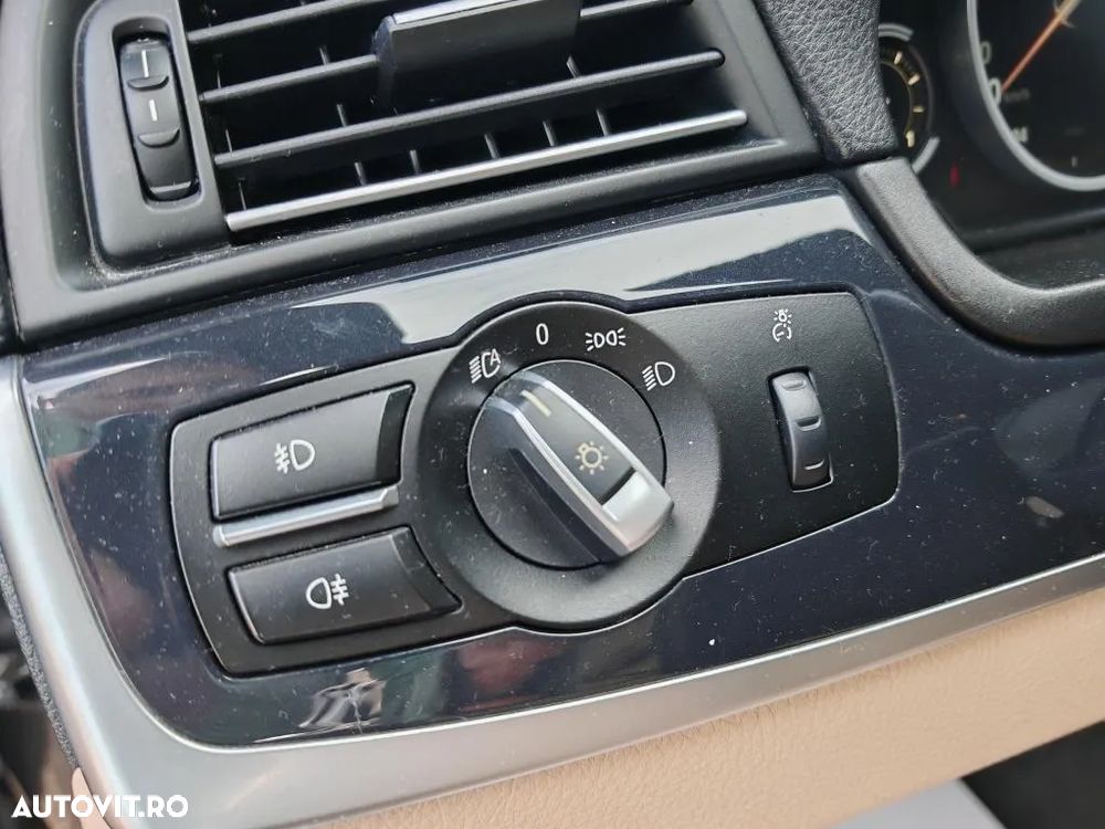 BMW Seria 5 525d Sport-Aut. - 26
