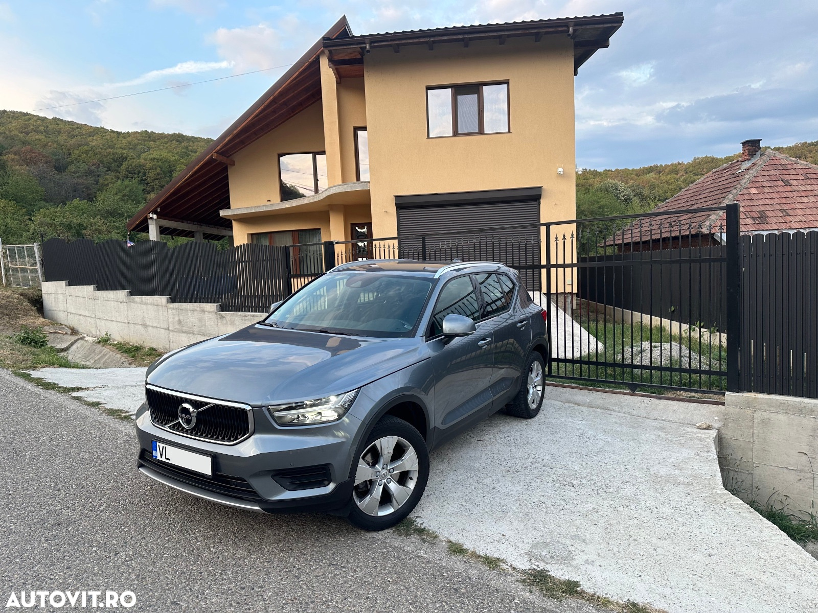 Volvo XC 40 D3 AWD Momentum Pro - 3
