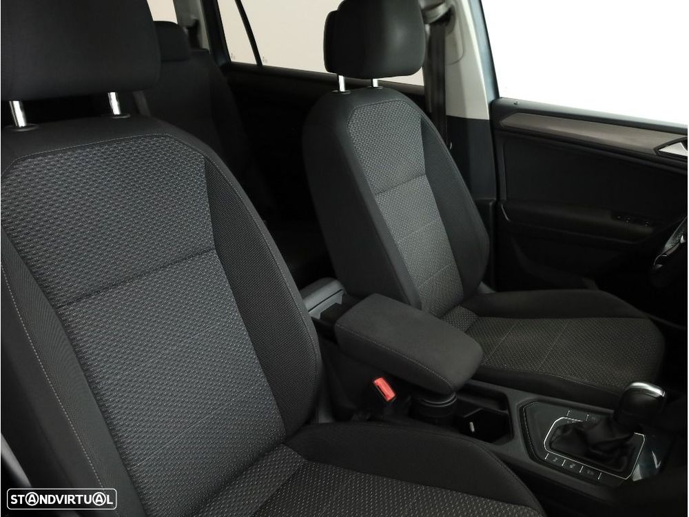 VW Tiguan Allspace 2.0 TDI Confortline DSG - 16
