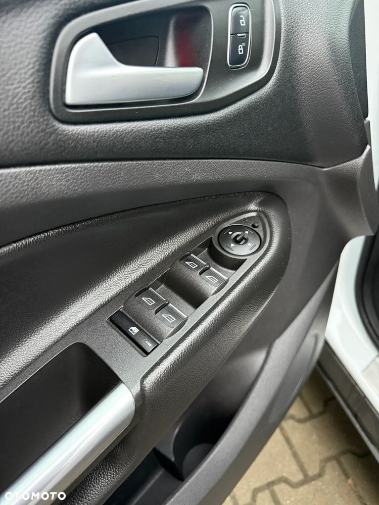 Ford Kuga 2.0 TDCi 4x2 Titanium - 35