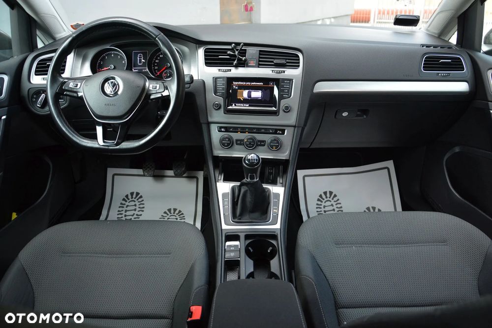 Volkswagen Golf - 21