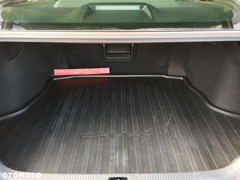 Toyota Camry - 19
