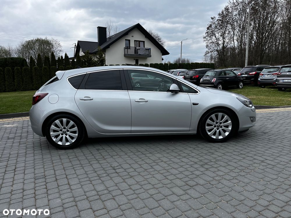 Opel Astra 1.6 T Cosmo - 2