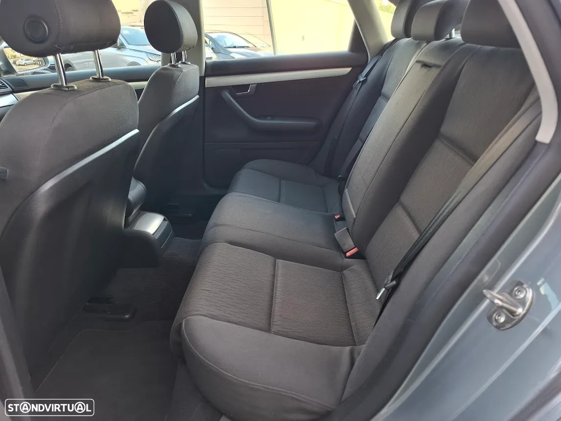 Audi A4 2.0 TDI S-line - 26