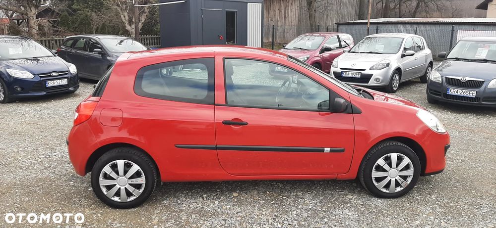 Renault Clio - 22