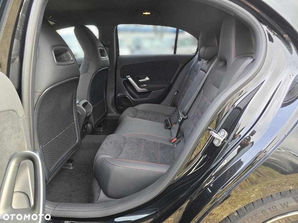 Mercedes-Benz Klasa A 200 AMG Line 7G-DCT - 9
