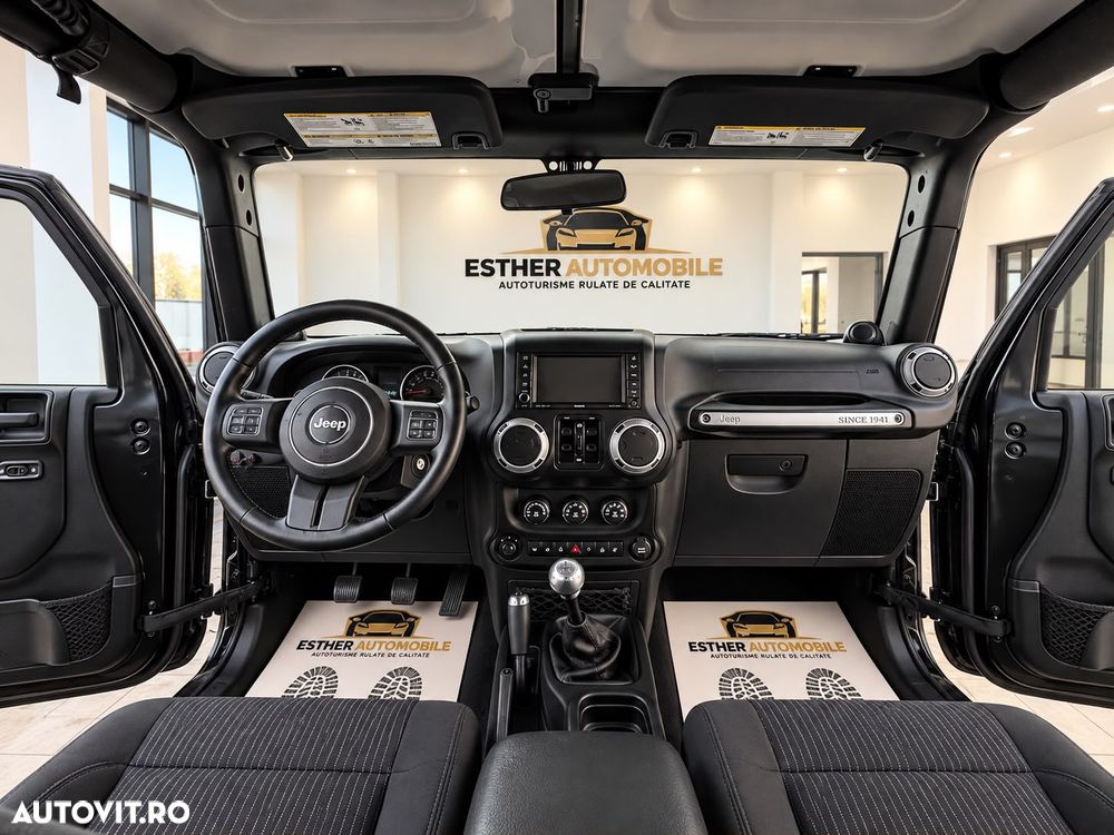 Jeep Wrangler Unlimited 3.8 Sport - 5