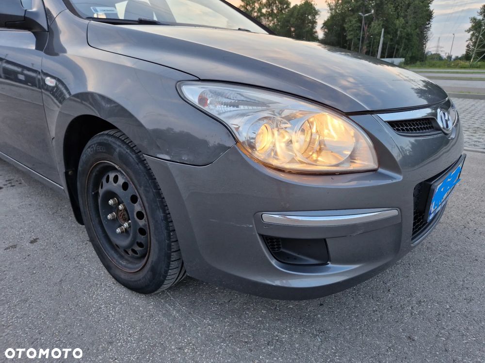 Hyundai i30 1.6 Classic + - 14