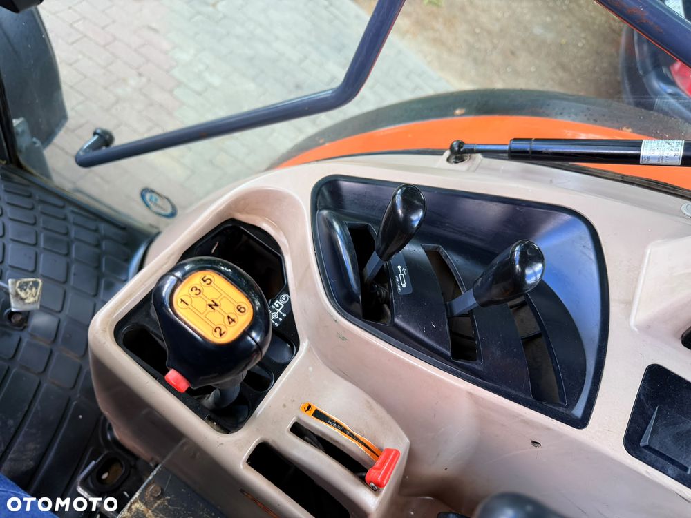 Kubota M9960 Hydraulic Shuttle - 21