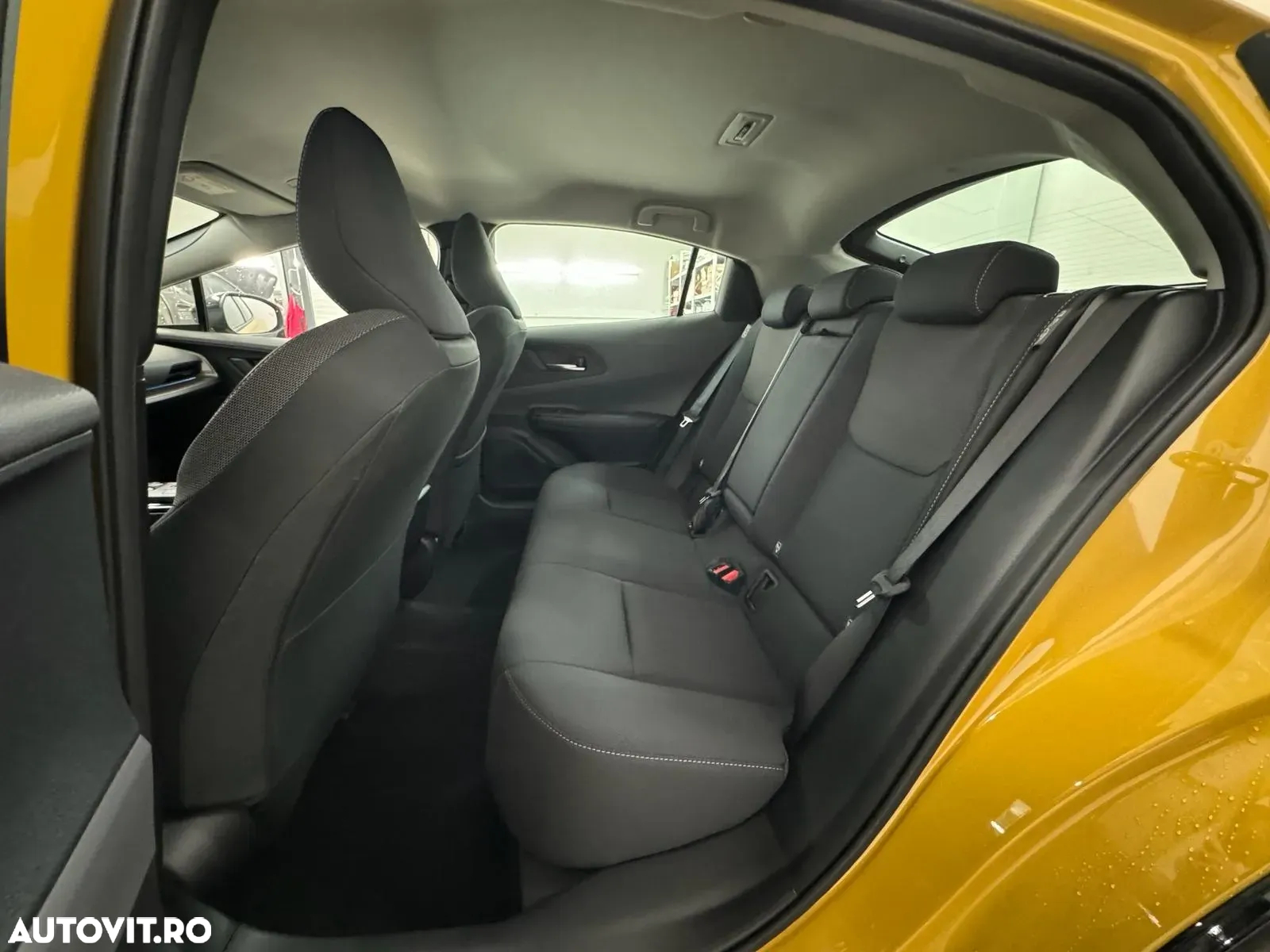 Toyota Prius 2.0 FWD PHEV Dynamic - 23