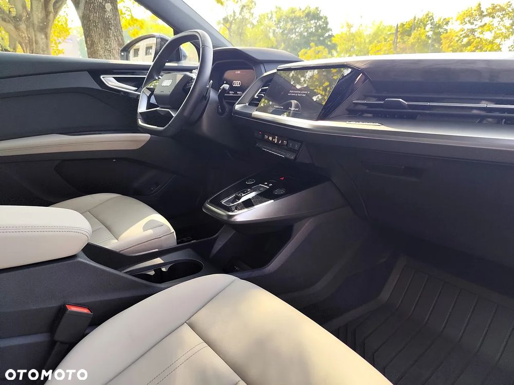 Audi Q4 e-tron 35 52kWh S Line - 12
