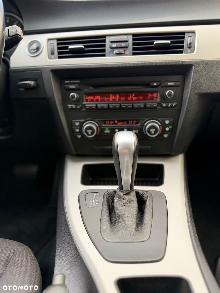 BMW Seria 3 325i xDrive - 15